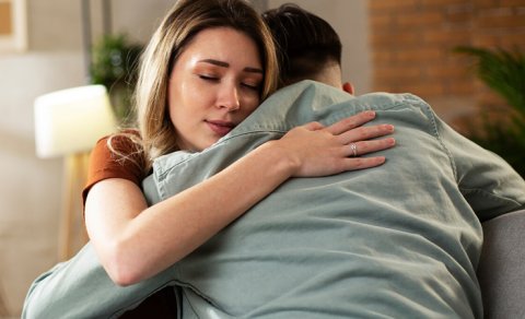 Psixoloq açıqladı: Münasibətləri nə məhv edir və sevgini necə qorumaq olar?