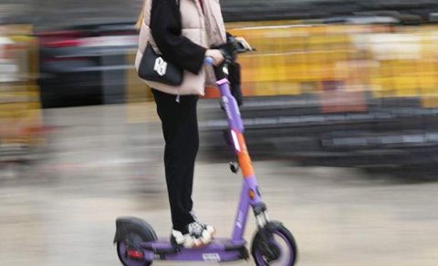 Uşaqlar skuter sürməlidir?