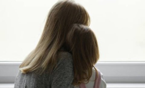 Cəzası uşağına görə təxirə salındı...
