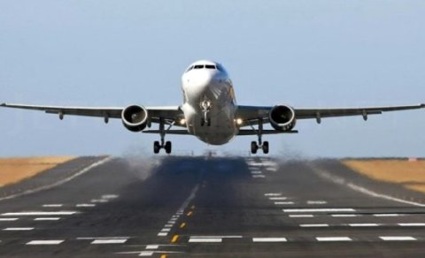ABŞ-də təyyarə təcili eniş etdi - 15 sərnişin xəsarət aldı
