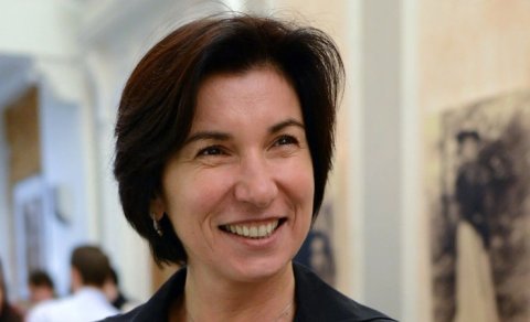 Putin İradə Zeynalovaya fövqəladə və səlahiyyətli səfir rütbəsi verdi