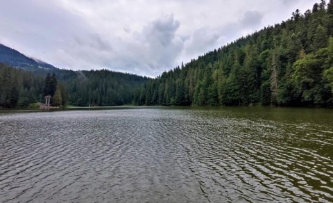 Niyə göllərin suyu yerə hopmur?