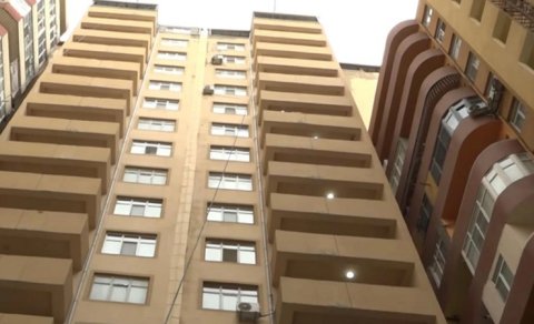 "Bankdan kredit götürüb ev almışıq, amma yaşaya bilmirik" - VİDEO