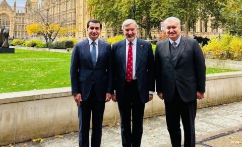Hikmət Hacıyev Böyük Britaniyanın ticarət elçisi ilə görüşdü