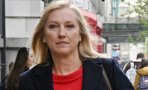 BBC öz aparıcısını "hamilə qadınlar" ifadəsinə görə tənqid etdi