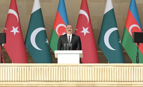 Prezident: Hərbi paradda Türkiyə hərbçilərinin iştirakı bizim birliyimizin növbəti təzahürüdür