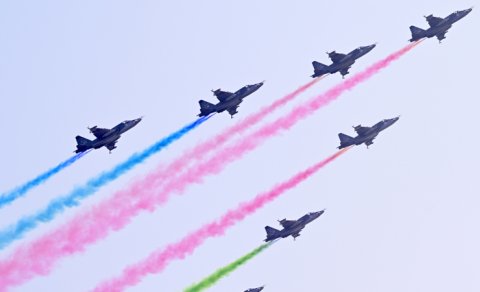 Bakıda hərbi parad keçirildi -YENİLƏNİB