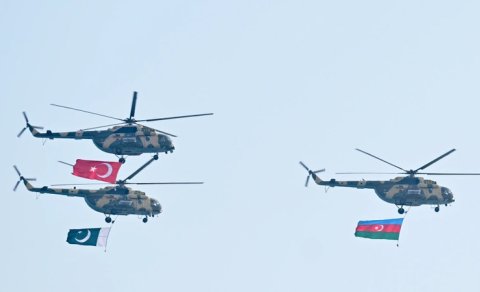 Zəfər paradı gələcəyin inkişaf konsepsiyasını müəyyənləşdirir - RƏY