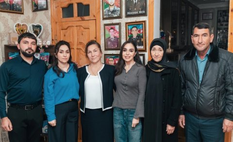 Leyla Əliyeva Mingəçevirdə şəhid ailəsini ziyarət edib, bir sıra sosial müəssisələrlə tanış oldu - FOTO
