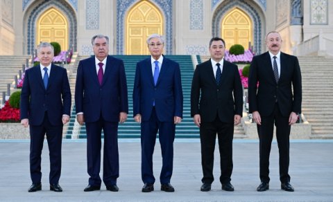 Prezident Daşkənddə İslam Sivilizasiyası Mərkəzi ilə tanış oldu