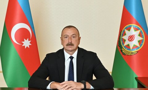 İlham Əliyev Omanın Sultanı və Latviya Prezidentini təbrik etdi
