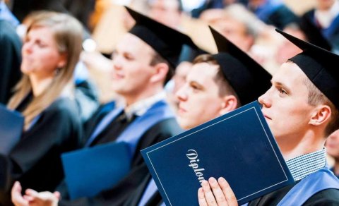 "Kollec məzunların pedaqoji fəaliyyətlə məşğul olmasına qanunla qadağa yoxdur"