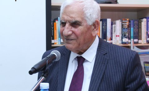 Xalq şairi xəstəxanaya yerləşdirildi, vəziyyəti ağır-stabildir