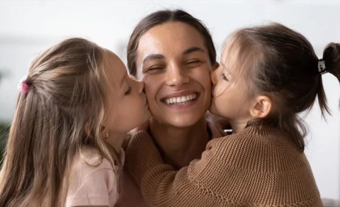 Faydası yoxdur, amma vaz keçmirik: Öpüşmənin 21 milyon illik sirri nədir?