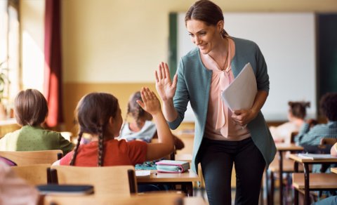 Tamştatlı müəllim axşam 6-dək işləyəcək?