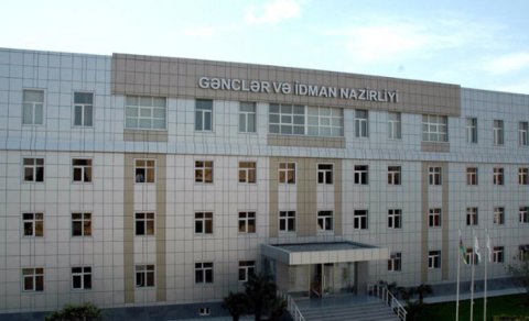 Nazirliyə məxsus iki lyuks avtomobil hərraca çıxarılır