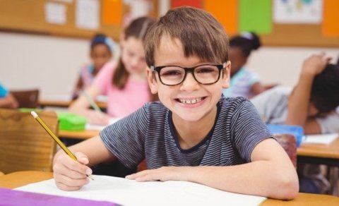 Dövrün bəlası, yoxsa... - Eynəkli uşaqların sayı niyə artır?