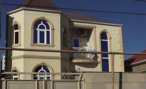 "Soruşun, görün, vergi ödəyir?!" - Ev sahibi ustanı işlədib, pulunu vermədi