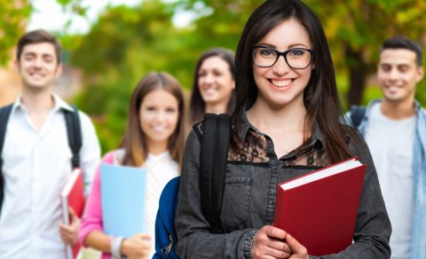 Yeniyetmələr xaricdə təhsil almağa göndərilməlidirmi?