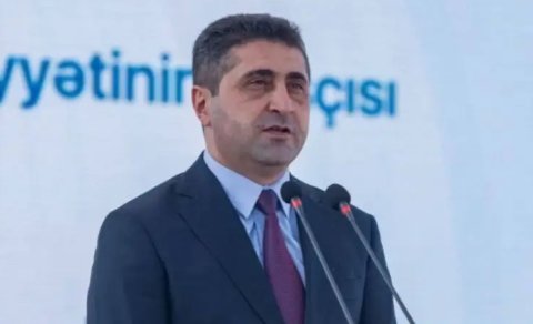 Daha bir icra başçısından yeni təyinatlar: sürücüsünü də özü ilə apardı