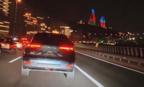 Nömrəni söküb avtobus zolağına girən sürücü saxlanıldı
