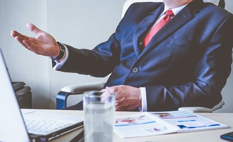 
Direktor bəraət alaraq azadlığa çıxdı- Evi özünə qaytarıldı