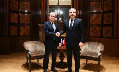 Ceyhun Bayramov Hakan Fidanla görüşdü