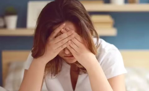 Xanım direktoru xidməti otağında döyən fəhlə həbs olundu