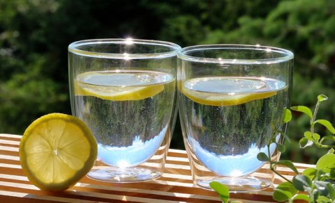 Hər gün limonlu su içsəniz, orqanizminizə nə baş verər?
