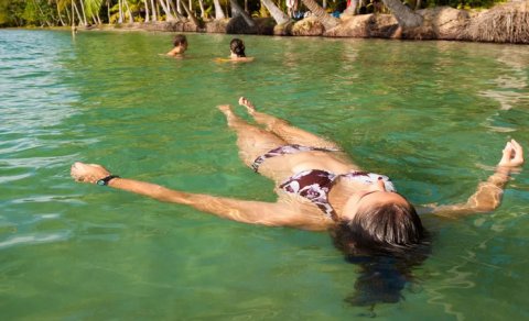 Cənnət əvəzinə cəhənnəm: Turist populyar ölkəyə səfərlərdən çəkinməyə çağırdı