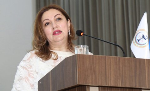 Bu həkimlər işləyə bilmək üçün rüşvət verib - Siyahı və məbləğ
