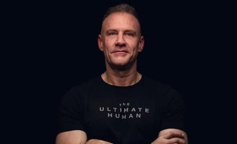 55 yaşı var, amma bədəninin 20 yaşı olduğunu deyir: 7 sirrini açıqladı