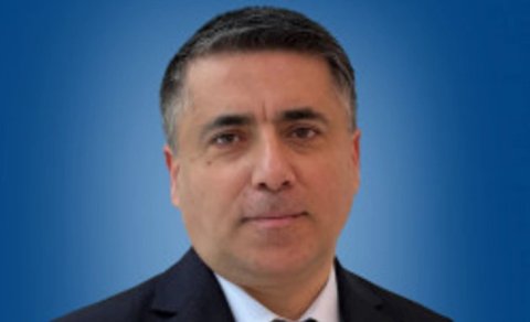 Nazir tanınmış cərrahın vəzifəsini yüksəldib: Sədr müavini oldu