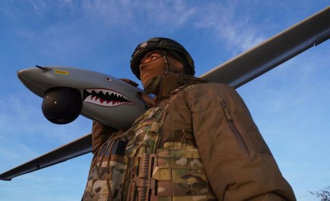 Gələcək müharibə bir əsgərin əlində olacaq: O, dron sürülərini idarə edəcək