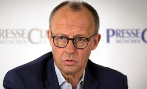 Merz Trampla telefon danışığı zamanı fikir ayrılıqlarını təkzib etdi