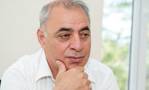 
Nadir Hüseynovun öldüyü qəzada yaralanan qadın dayanacaqda dayanıbmış
