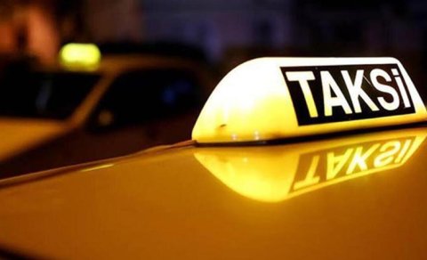 Müştəri sifarişdən imtina edən taksi sürücüsünü döydü
