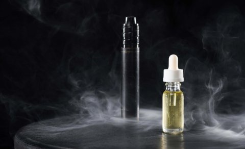 Elektron siqaretlərin qadağası ilə bağlı layihəni ilk oxunuşda qəbul edildi
