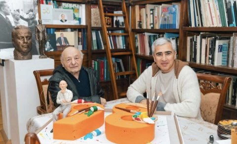 Anar Ələkbərov Xalq rəssamı Ömər Eldarovu evində ziyarət etdi - FOTO