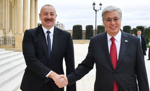 Tokayev İlham Əliyevi təbrik etdi
