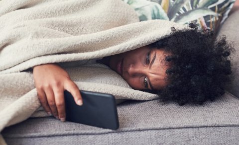 CHB: Sosial mediada keçmiş sevgililəri izləmək stressi və qısqanclığı artırır