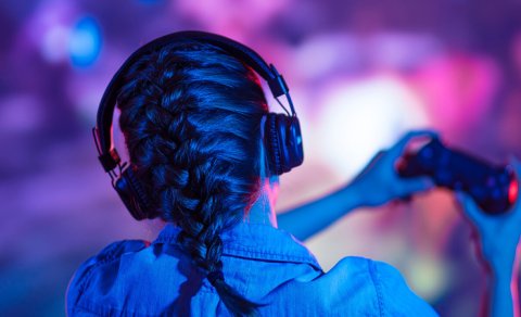 ESA tədqiqatı: Dünyada oyunçuların təxminən yarısı qadınlardır