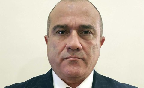 Yeni başçı müavinini işdən çıxardı