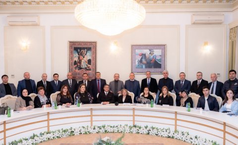 Şair Nadir Qüdrətoğlunun yeni kitabının təqdimat mərasimi keçirildi - FOTO