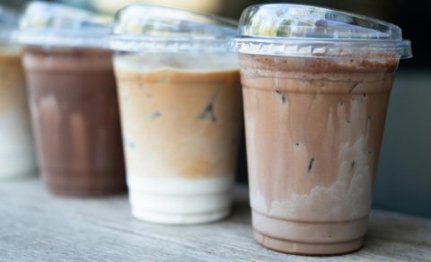 Fransa hələlik plastik stəkanlardan imtina edə bilmir