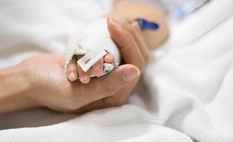 
Ağcabədidə ölən doqquzaylıq körpənin atası: "Xəstəxana hava balonu tapmadı"