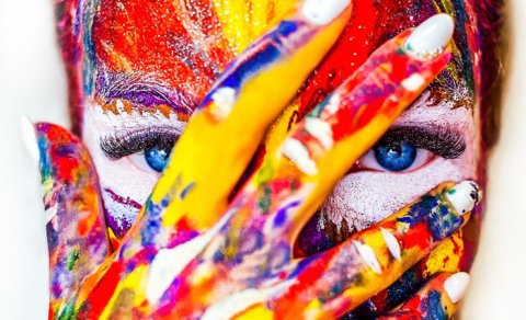 2026-cı ilin güc rəngi: Doğum tarixinə görə nə geyinməli və özünüzü nələrlə əhatə etməlisiniz?