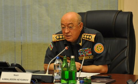 Nazir 10 il rəis işləyən polkovniki təqaüdə göndərdi