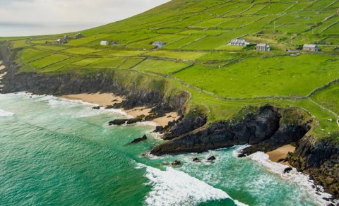 Mənzərəli, yaşayış olmayan İrlandiya adası iki baxıcı axtarır: Amma bir məqam var