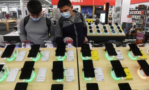 "Apple" 15 ildə ilk dəfə" Samsung"u geridə qoydu
